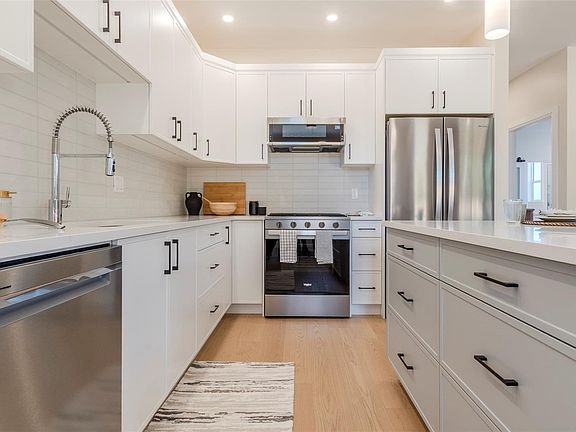 4th image of 1234 Viewtop Rd #114