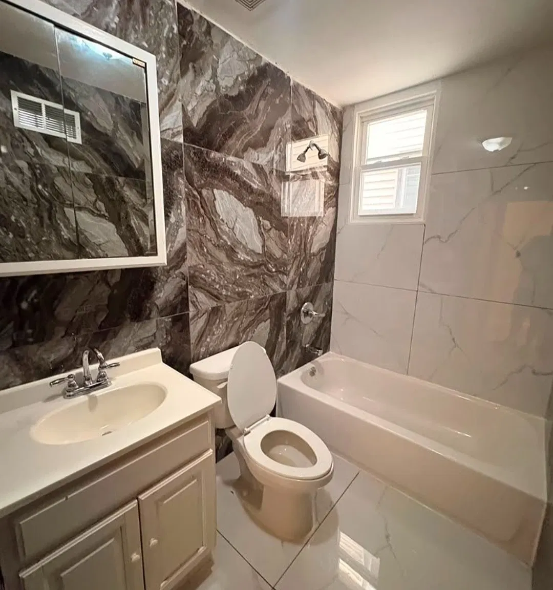 3 bed, $2,100 — Photo 4