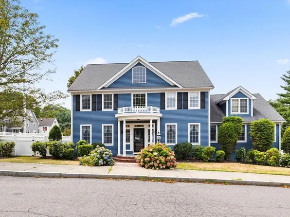 4 McDonald Farm Rd, Wakefield, MA 01880