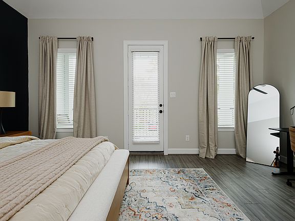 4th image of 1109 Robbie St