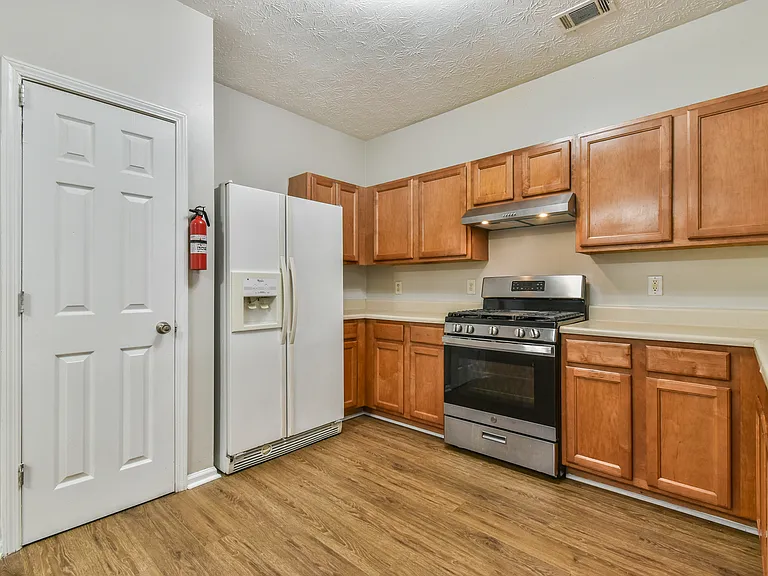2529 Emma Way — Photo 11