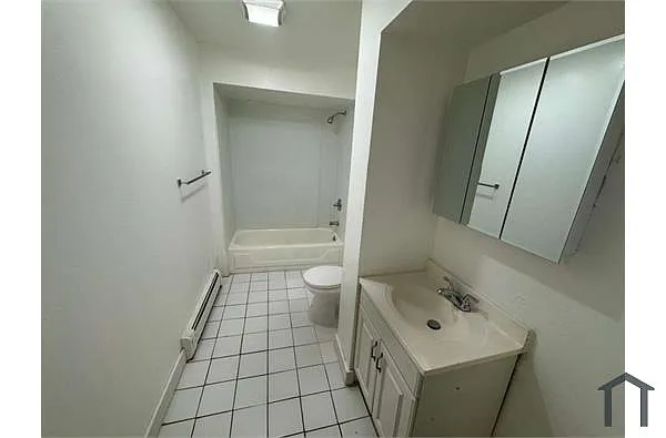 Building Photo - 364 Bergen Ave #3