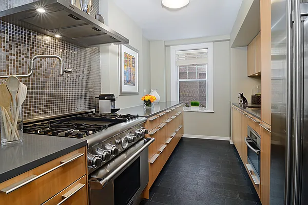 Sold by Corcoran | media 19