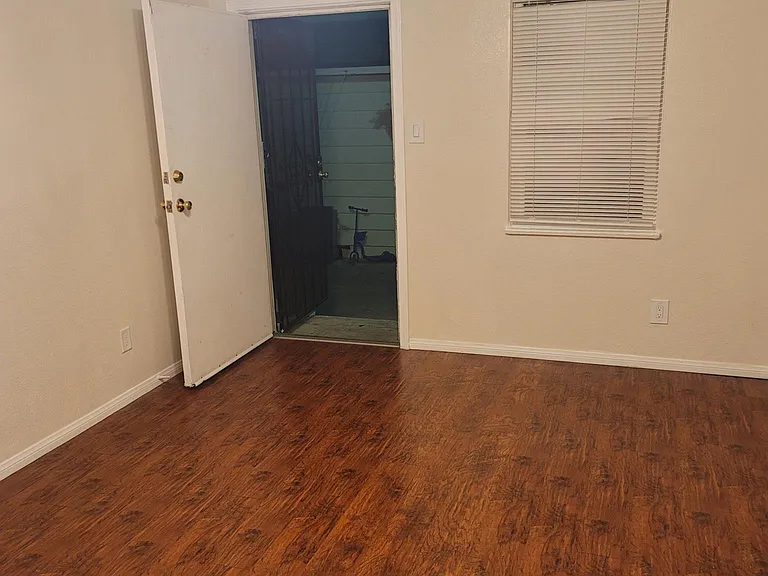 13108 S Vermont Ave #8 — Photo 7