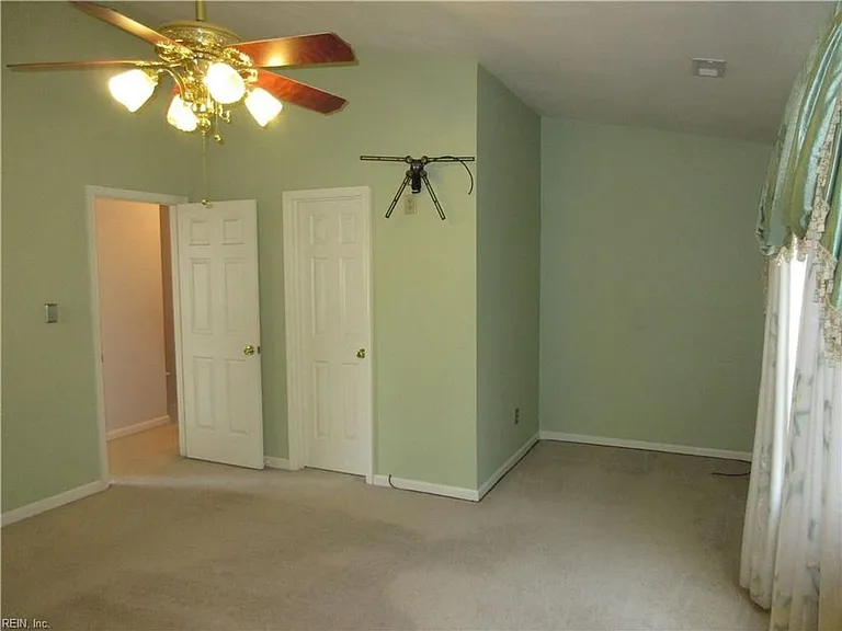 110 Foundry Ct — Photo 22