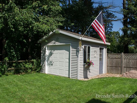4th image of 14292 James St