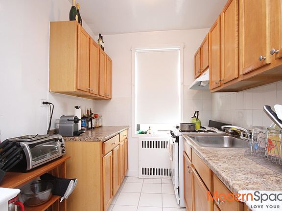 4th image of 2519 30th Dr APT 3A