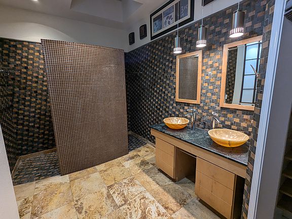 3rd image of 9112 Acorn Ridge Cir