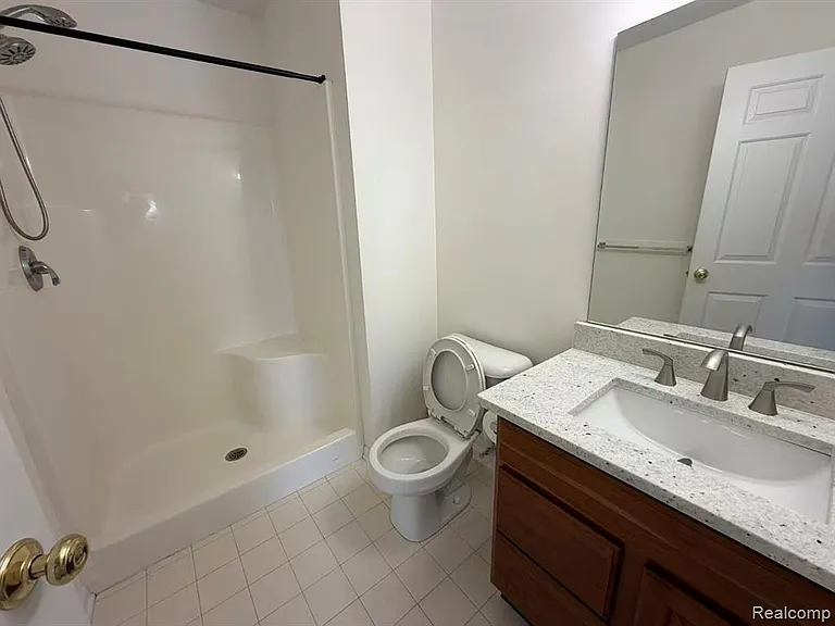 2710 S Knightsbridge Cir — Photo 14