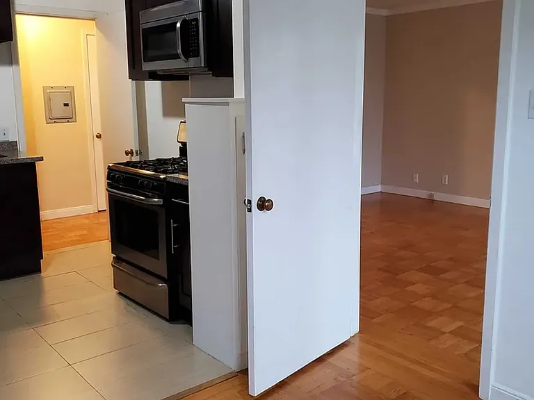 1545 Kirkham St #1 — Photo 3