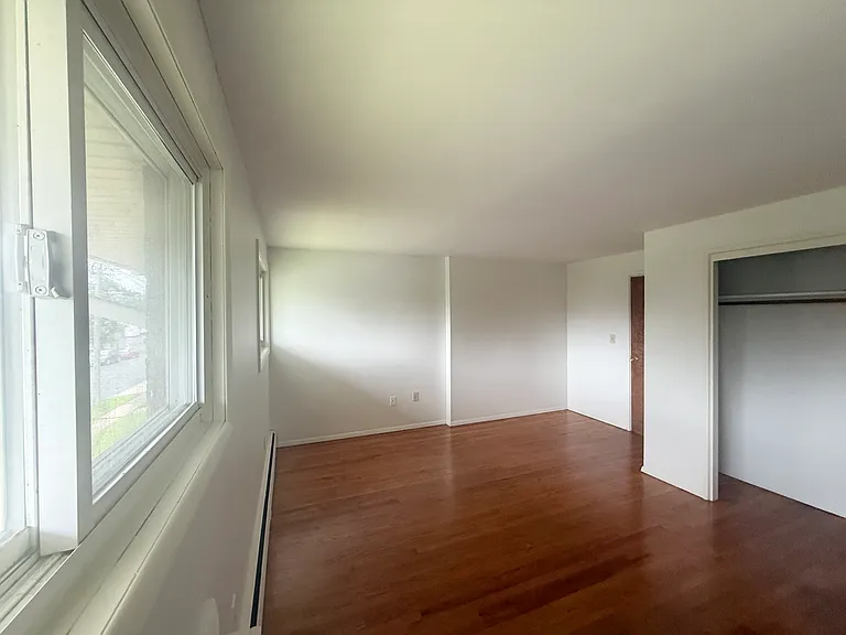1 Henderson Dr — Photo 17