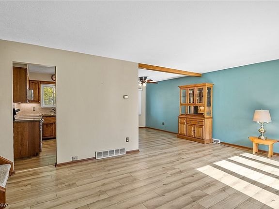 4th image of 24270 Palm Dr