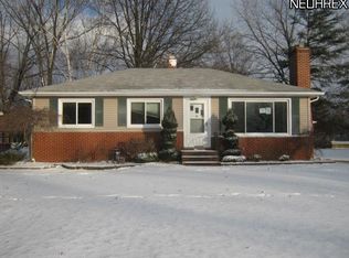 5673 Columbia Dr, Bedford Heights, OH