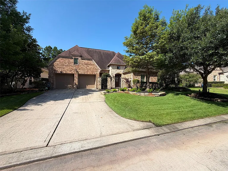 31 Woodglade Way — Photo 2