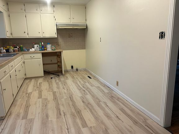 5th image of 1611 N B St