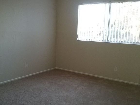 4th image of 6101 Clybourn Ave #73