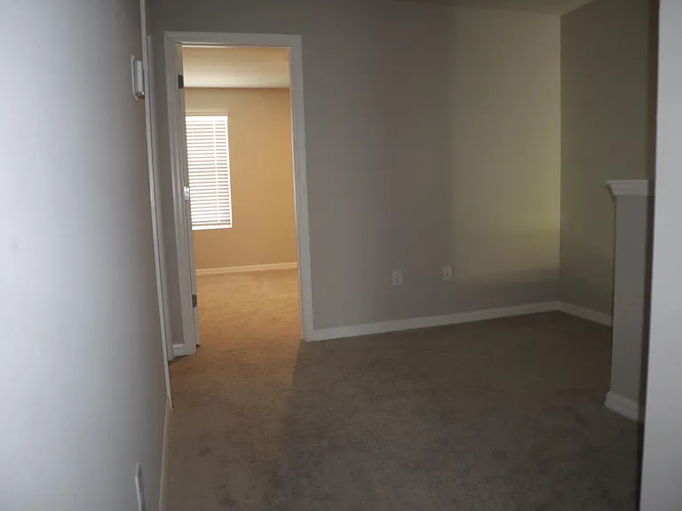7627 Momentum Pkwy — Photo 24