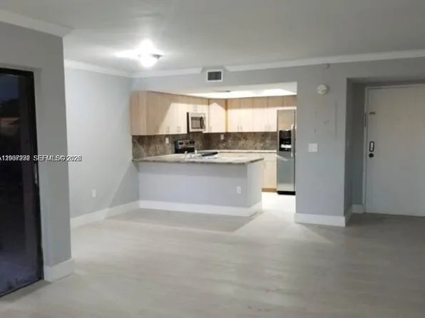 10847 NW 7th St APT 16-22, Miami, FL 33172