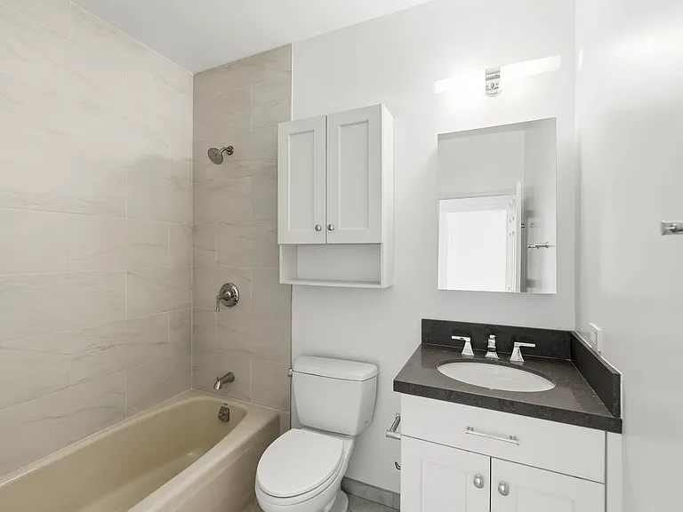 1924 Filbert St #2 — Photo 23