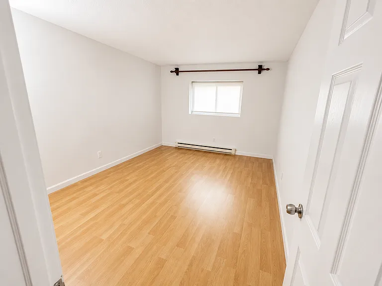 12 Kendall Ave #3 — Photo 4