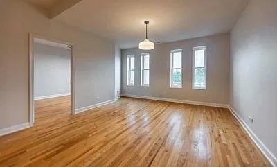 3 bed, 1100 sqft, $3,500 — Photo 3
