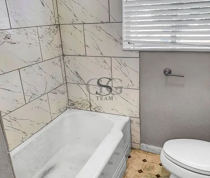 2016 W Olmos Dr #2016 — Photo 2