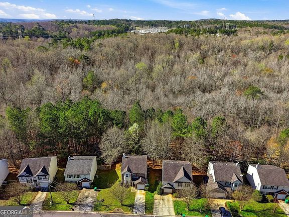 2nd image of 6816 Mahonia Pl