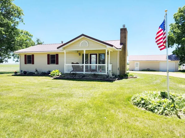1600 165th St, Manchester, IA 52057