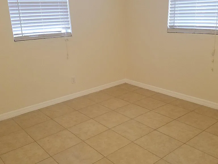 7708 Prato Ave — Photo 17