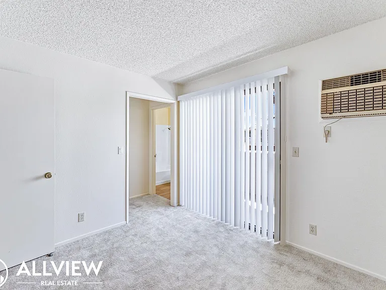 202 East 16th Street — Photo 11