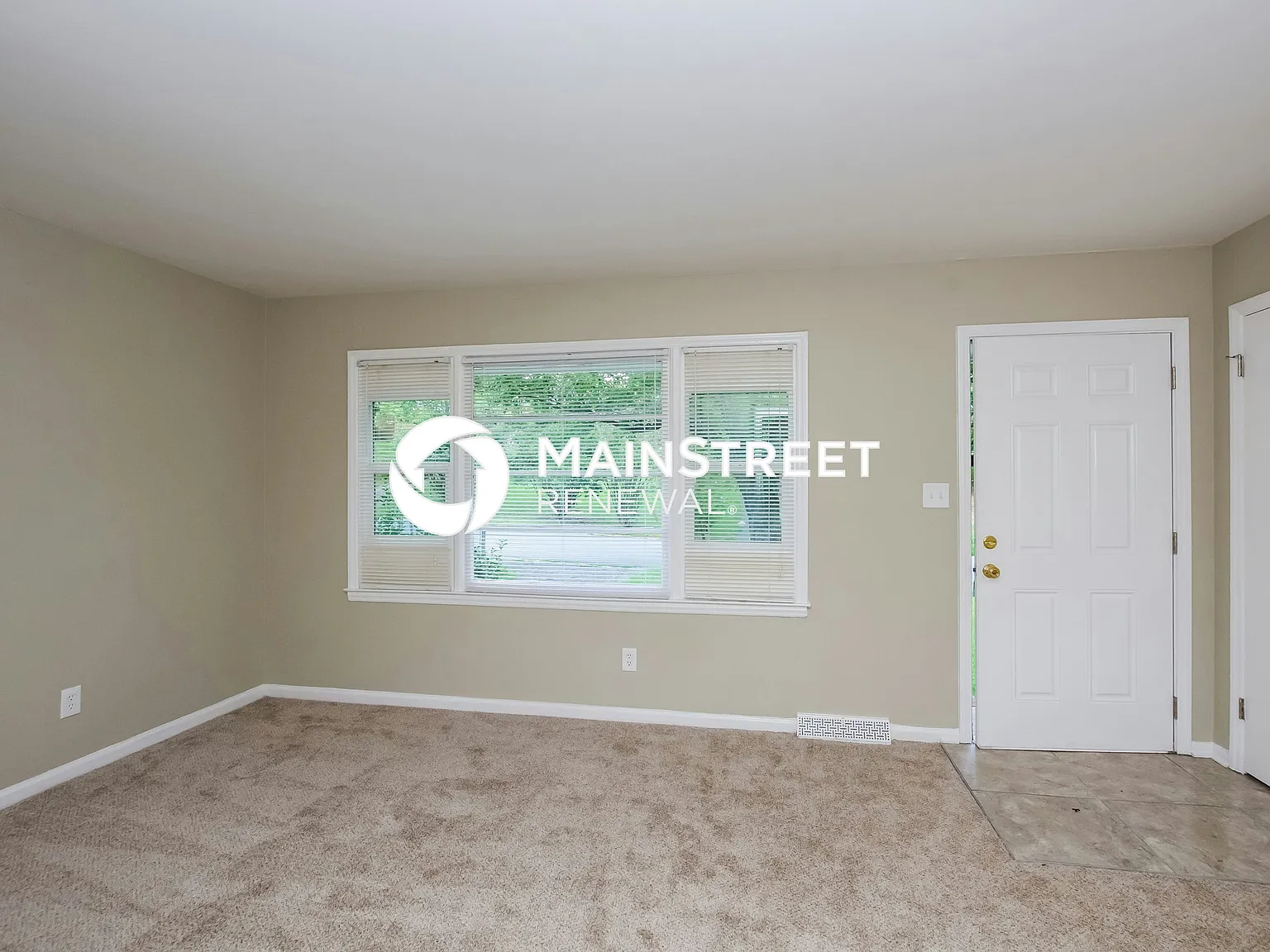 711 Dunbrook Ln — Photo 2