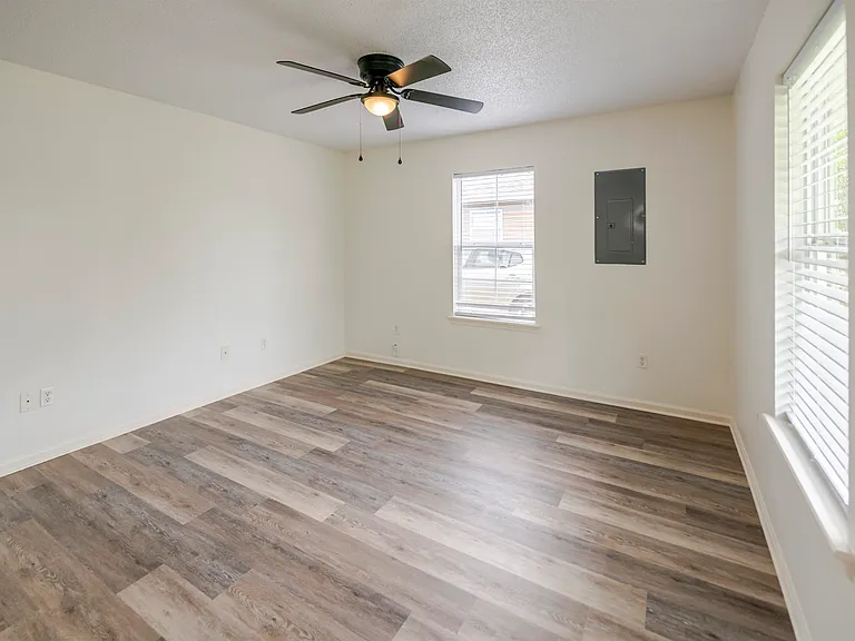 261 Bon Jovi Blvd — Photo 3