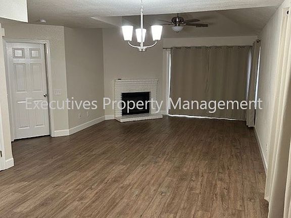 2nd image of 3098 Aspen St