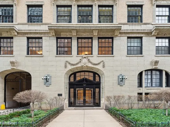 257 E Delaware Pl #10AB, Chicago, IL 60611