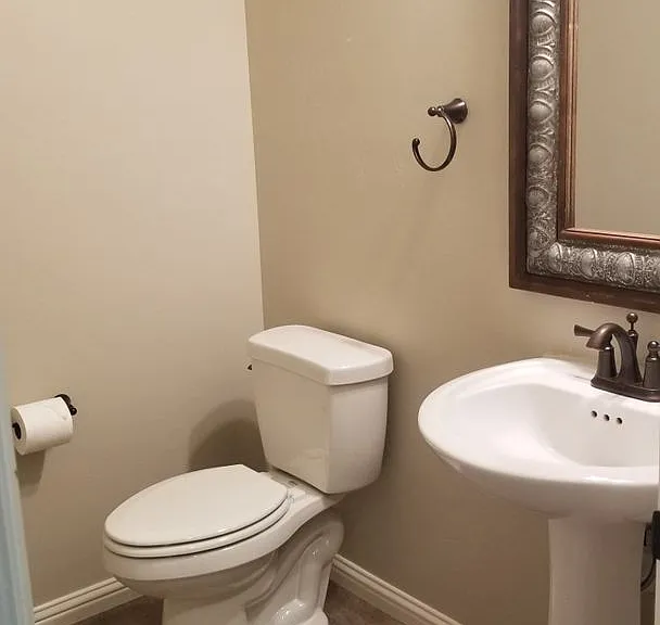 13810 Elbury Ave — Photo 2