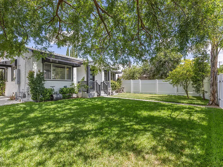 11125 Welby Way — Photo 2