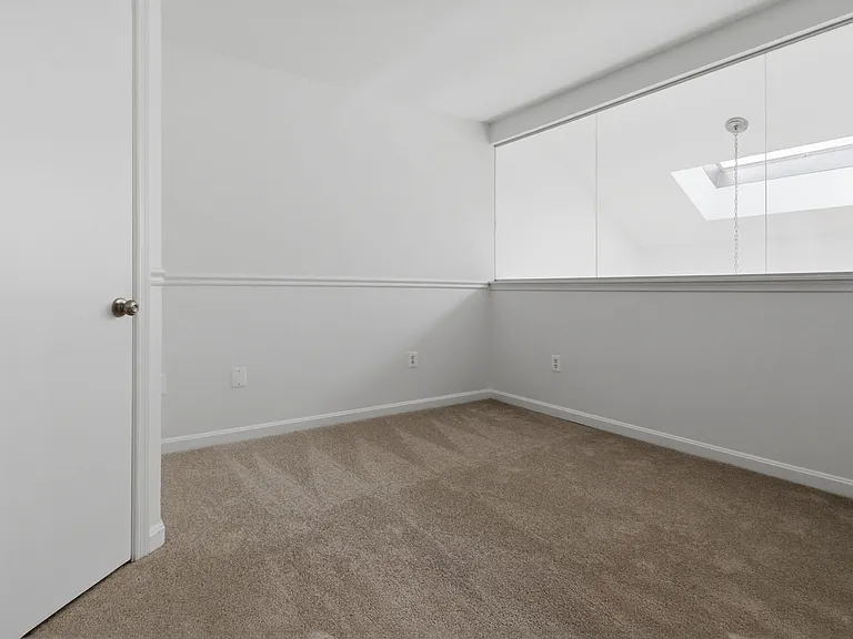 1029 N Stuart St #705 — Photo 9
