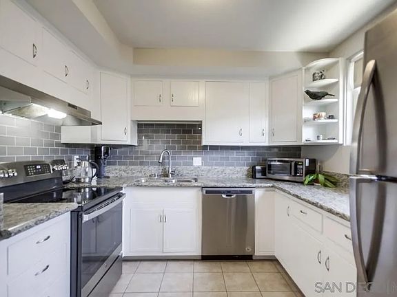 4th image of 7047 Coleshill Dr