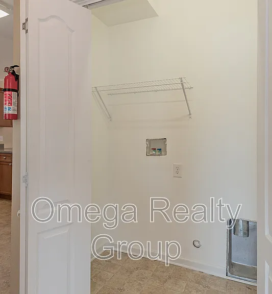 2170 Village Ln — Photo 22
