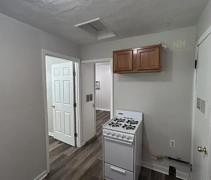 8894 Alva Ave — Photo 5