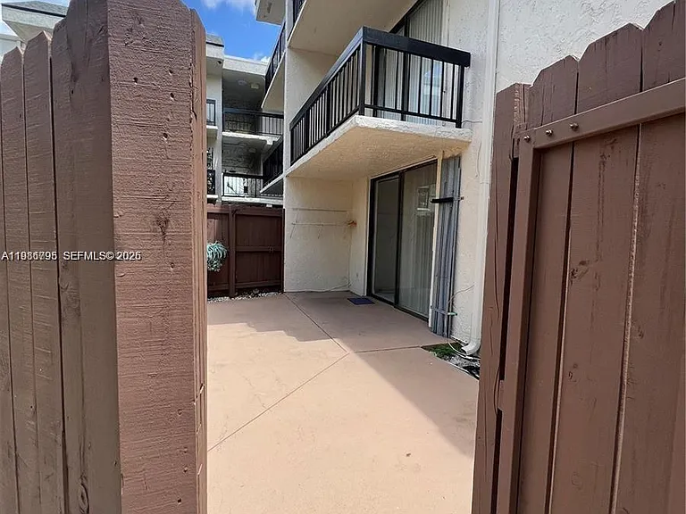8307 SW 142nd Ave #F105 — Photo 2