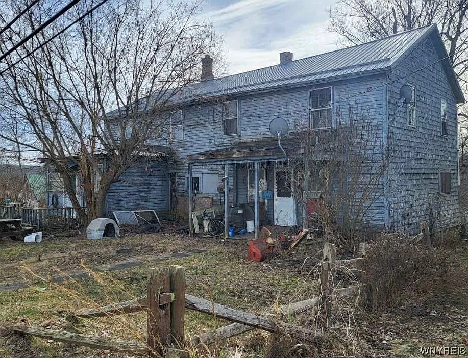 74 W Main St photo 1