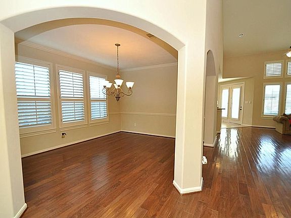 5th image of 5526 Grandwood Ln