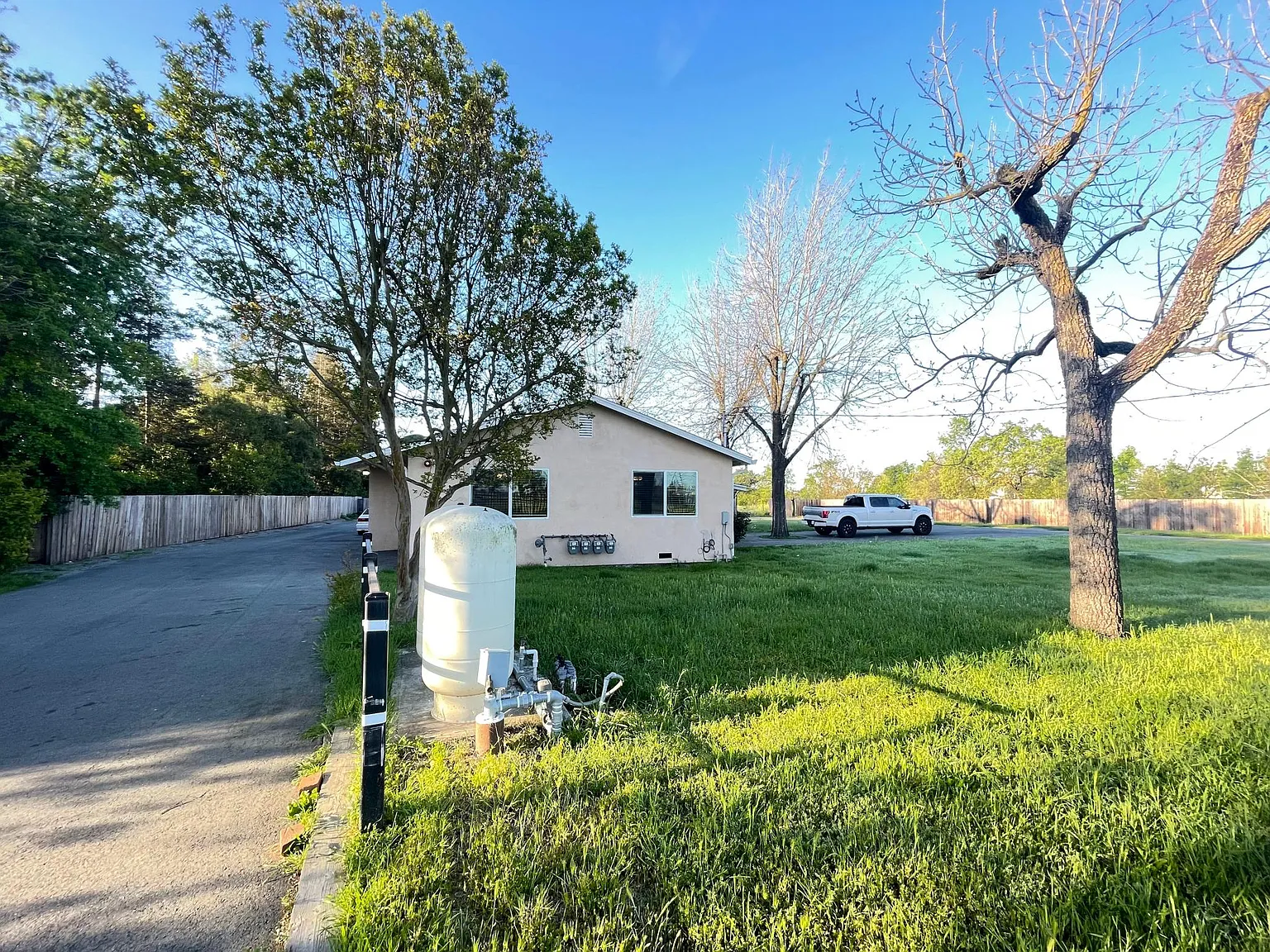 2 bed, 1000 sqft, $1,950 — Photo 1