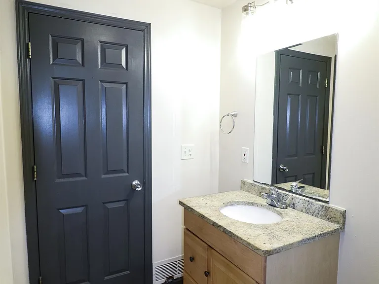 2720 Eden Avenue — Photo 11