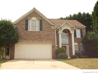 8404 Bridgestone Dr, Huntersville, NC 28078