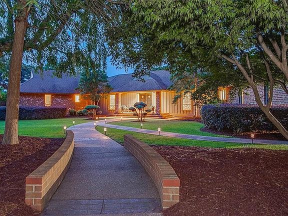 3rd image of 4421 Carlton Ct