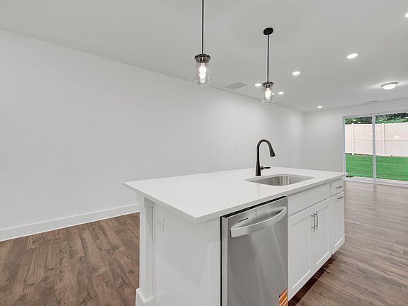 4th image of 2915 Spring Manor Way