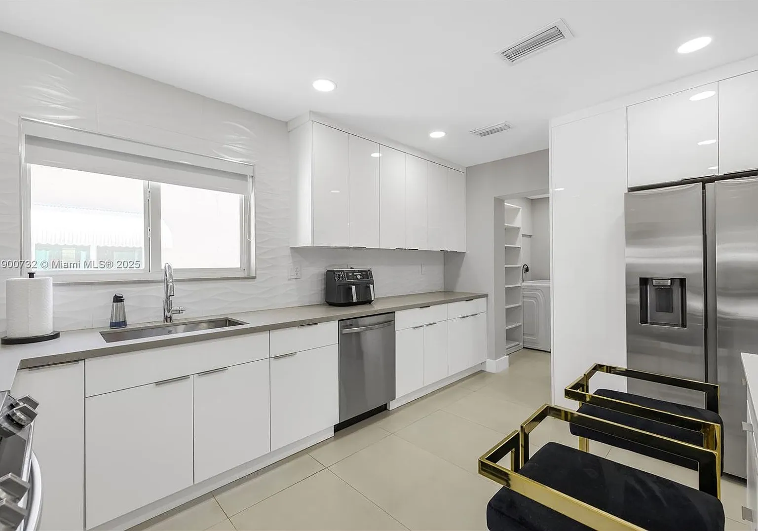 1104 N 13th Terrace, Hollywood, FL 33019 — Photo 3