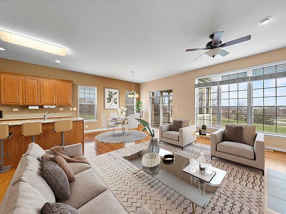 3rd image of 1956 Glenwood Cir #A